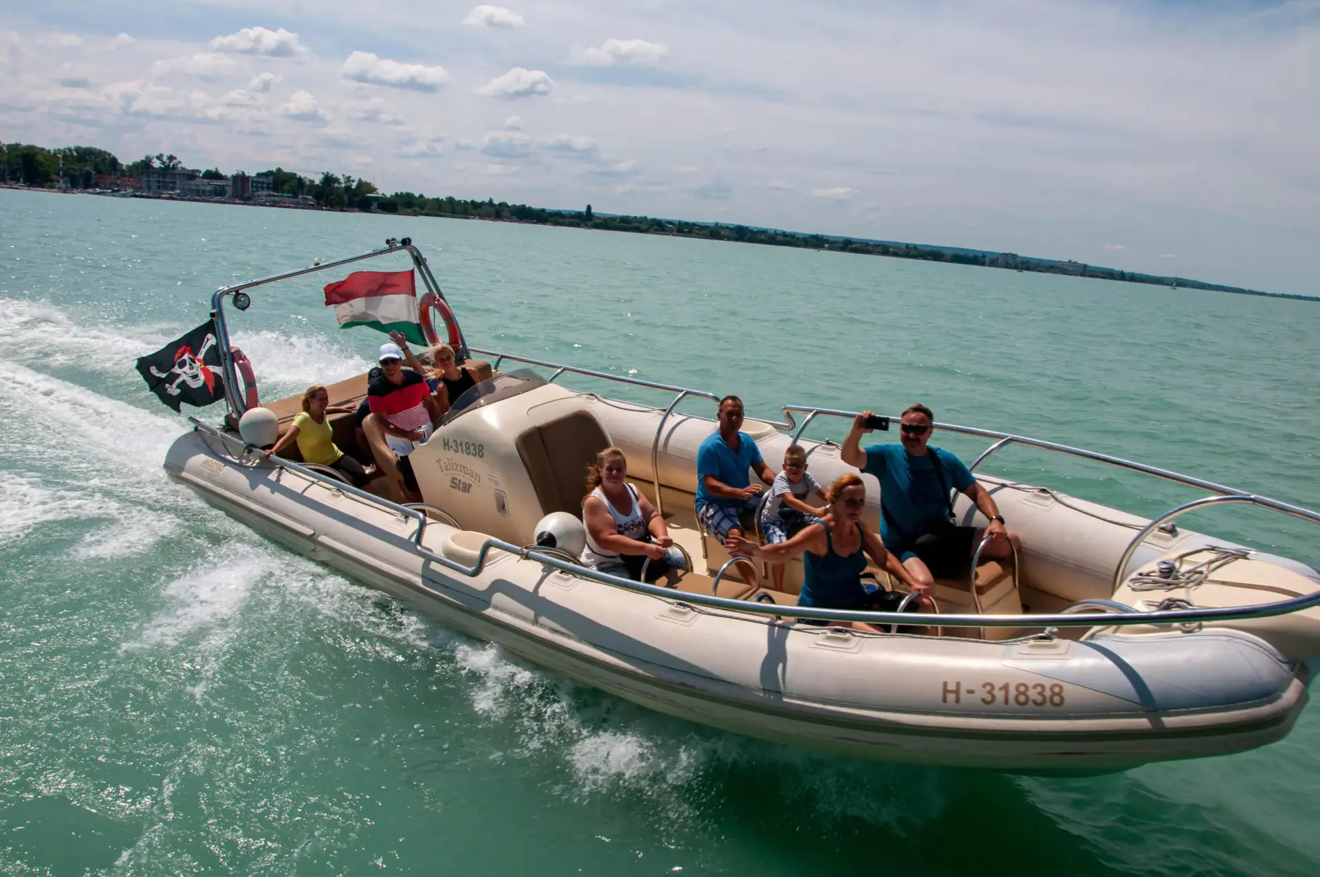 motorcsónak bérlés Balatonon